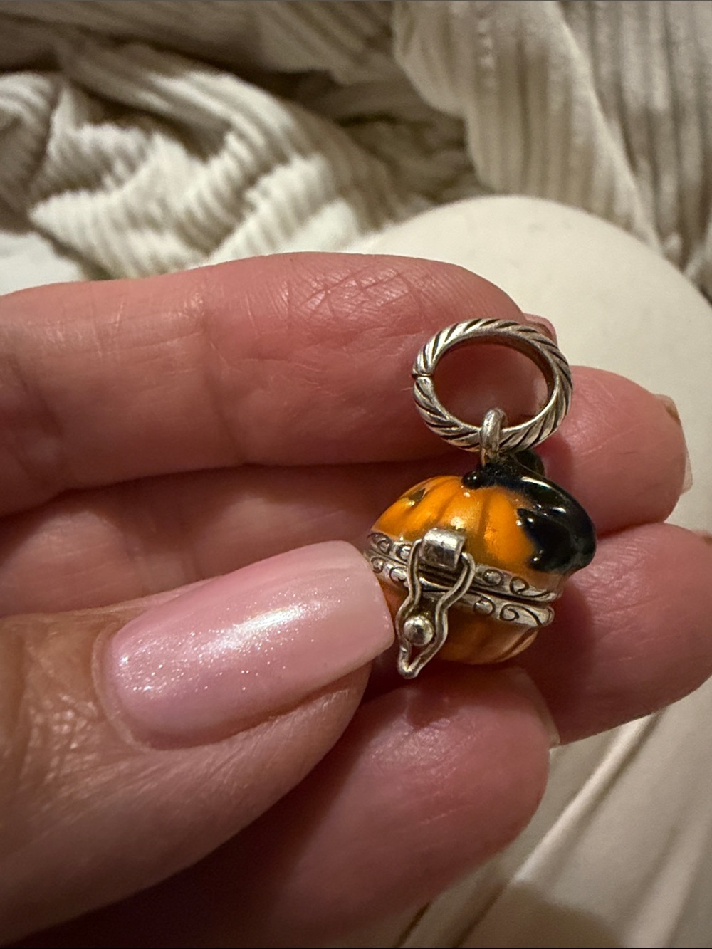 Brighton jack o lantern charm - Picture 4 of 7